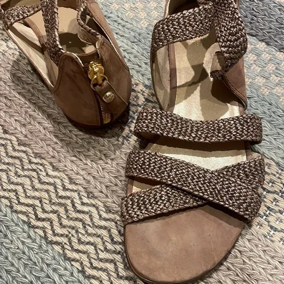 Stuart Weitzman Sandals - Picture 4 of 6